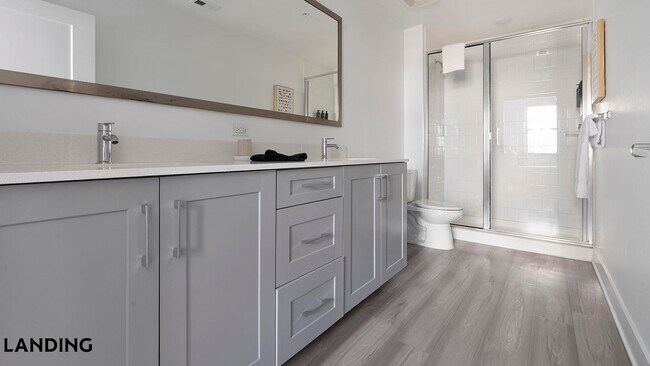 Foto del edificio - 2250 McGregor Blvd