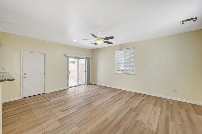 Building Photo - Southern Terrace Single Family Home