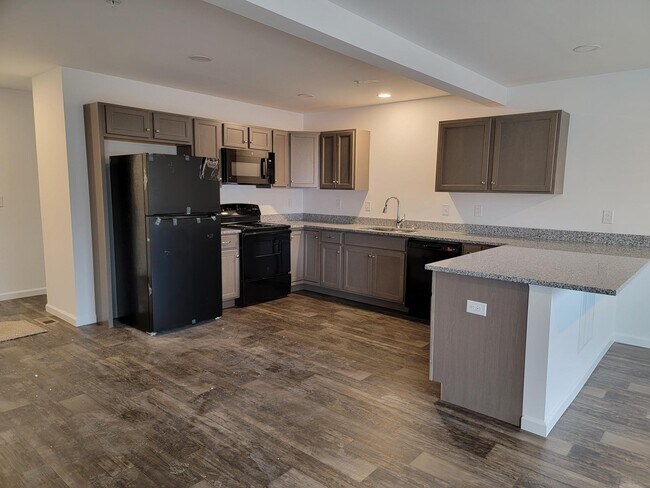 Building Photo - 128 Robert Cir