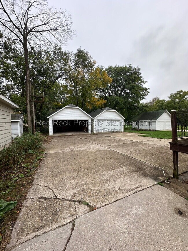 Foto del edificio - 838 E Centerway St