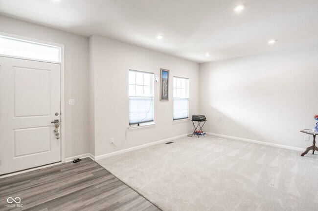 Foto del edificio - 453 Gathering Ln