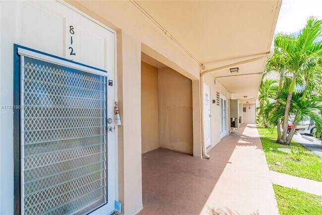 Building Photo - 5800 Margate Blvd