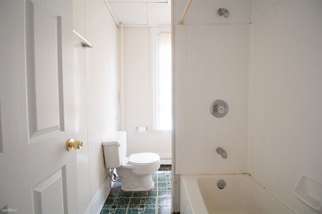 Foto del edificio - 3 br, 3 bath Triplex - August(oakland)util...