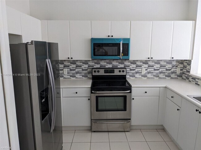 Foto del edificio - 3 br, 2.5 bath Condo - 15779 SW 42nd St # 92