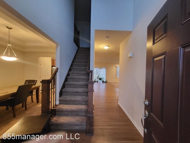 Building Photo - 4 br, 2.5 bath House - 327 Hidden River East