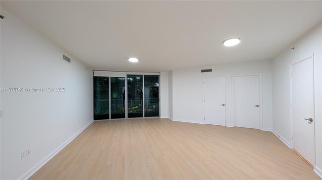 Building Photo - 350 S Miami Ave