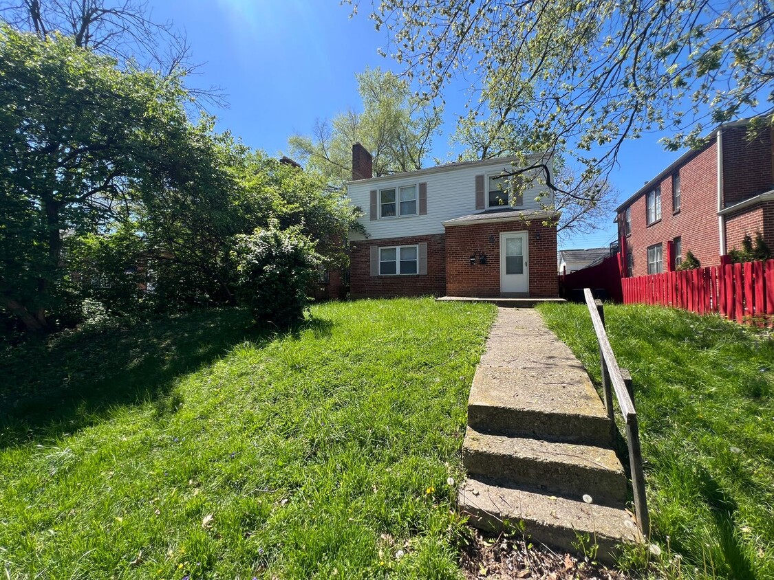 Foto principal - 397 S Chase Ave
