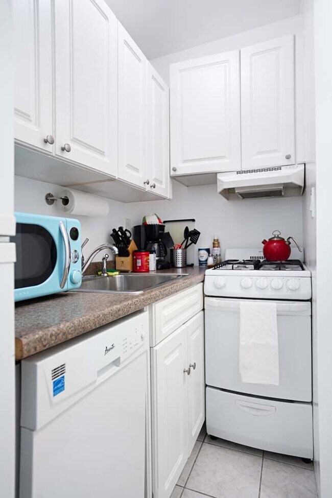 Foto del edificio - 317 E 75th St