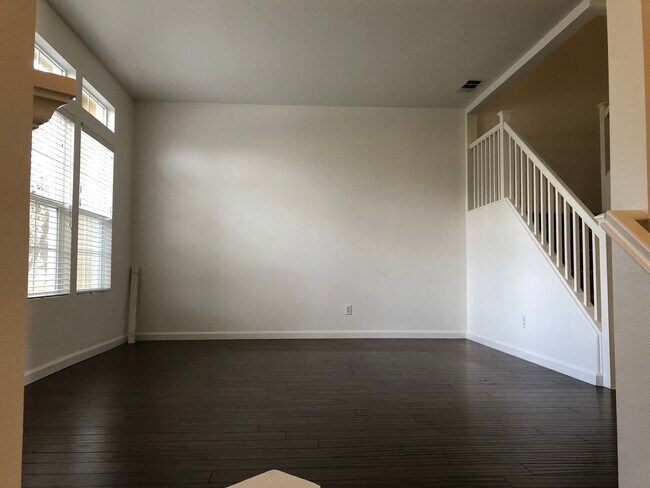 Living Room - 3465 Dayton Cmn