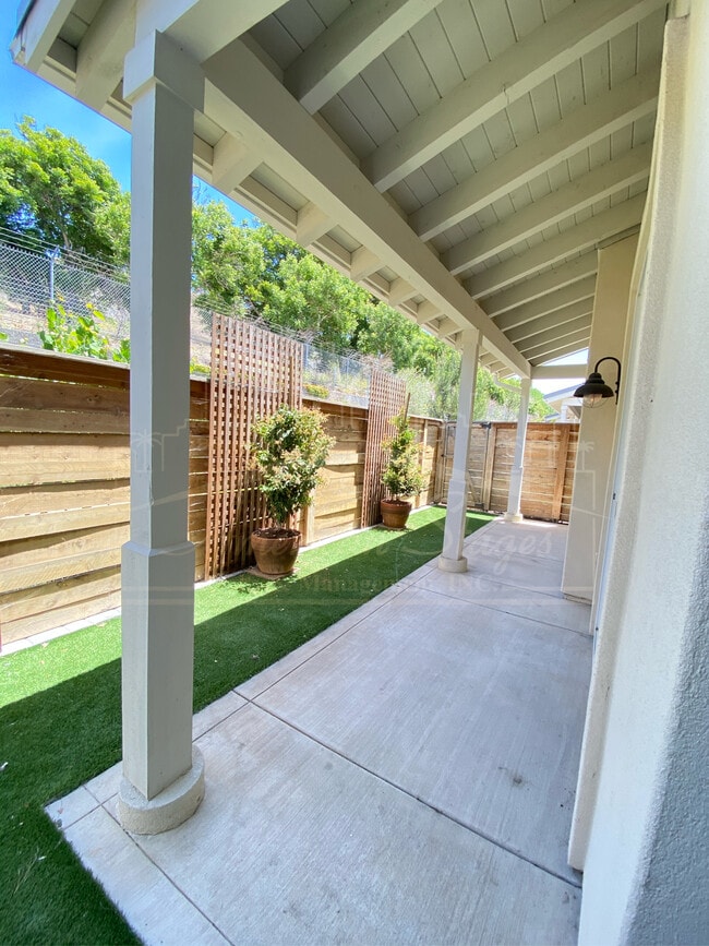 233 Deming Way, Buellton, CA 93427 Townhome Rentals in Buellton CA