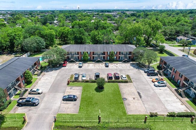 Foto del edificio - 9410 Edgebrook Dr