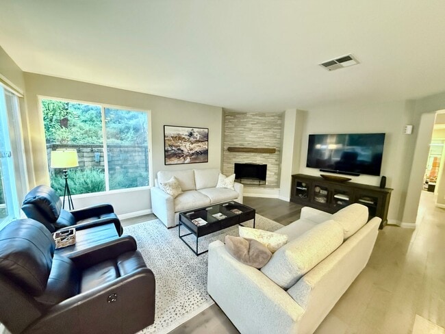 Building Photo - Spacious 4-Bedroom Home with Solar and Luxury Amenities in Northpark!