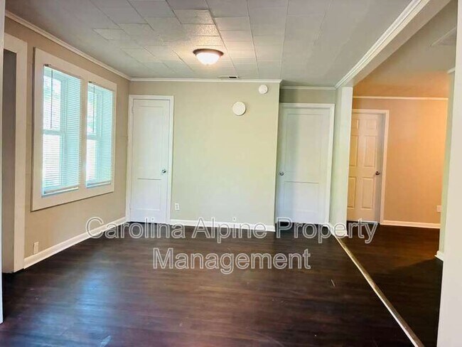 Foto del edificio - 1206 Maple Springs Church Rd