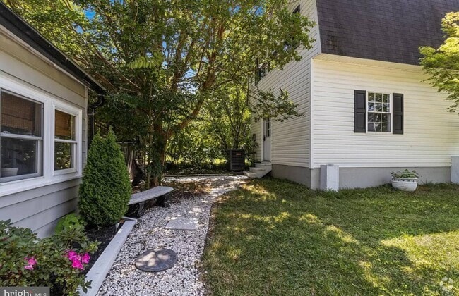 Building Photo - 37526 River Springs Rd