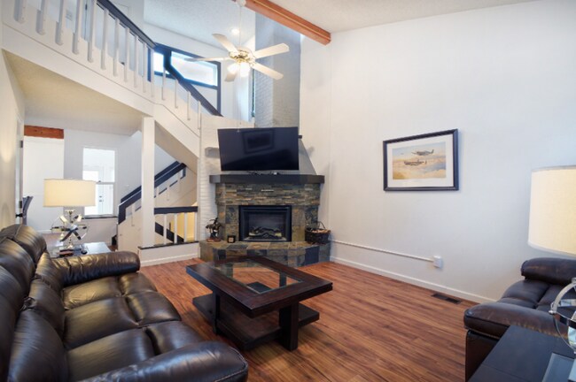 Foto del edificio - 4901 Daybreak Cir