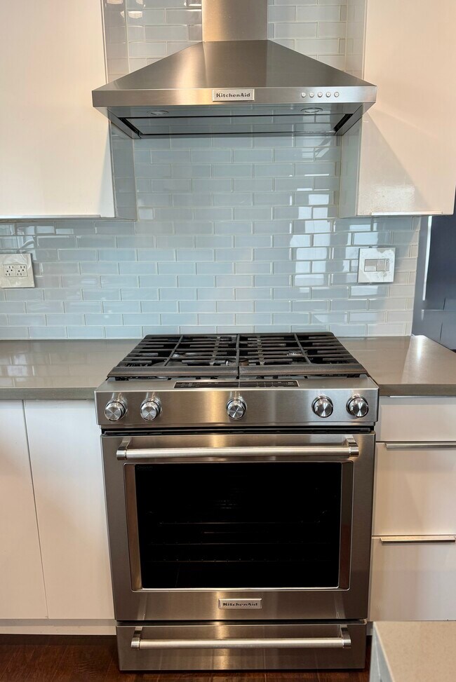 Foto del edificio - 11689 Malden St