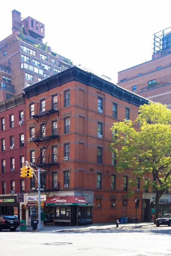 Primary Photo - 1610 York Ave