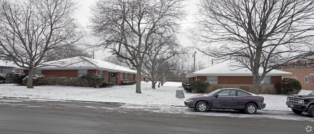 Building Photo - 103-117 Cromwell Pl