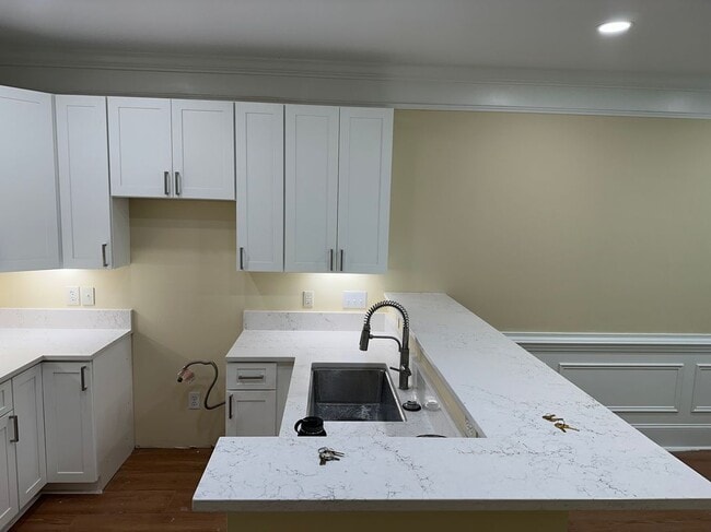 Building Photo - 115 Windermere Dr