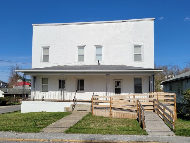 Foto del edificio - 228 Summerlee Ave