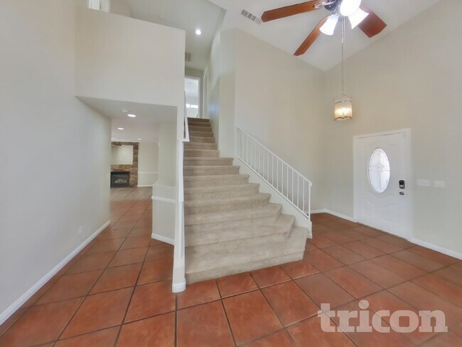 Foto del edificio - 3632 Mountain River St