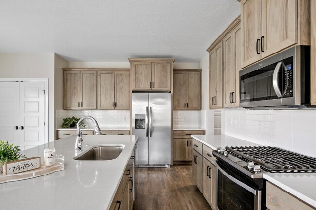 Building Photo - 12836 S Alzano Wy