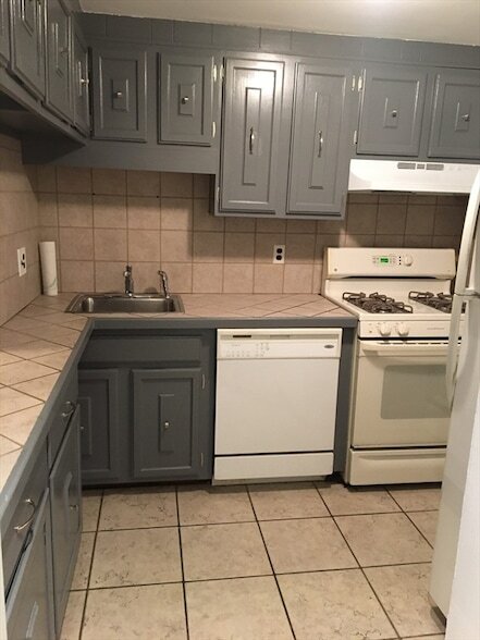 Building Photo - 315 Neponset St