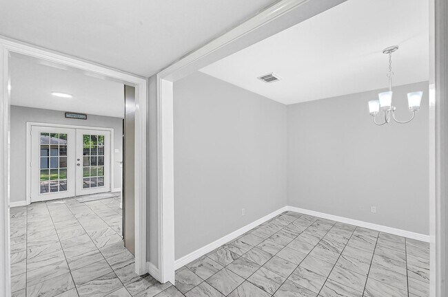 Foto del edificio - 9339 Deanwood St
