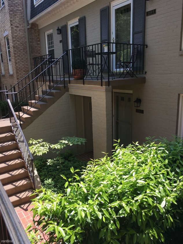 Primary Photo - 3209 Sutton Pl NW