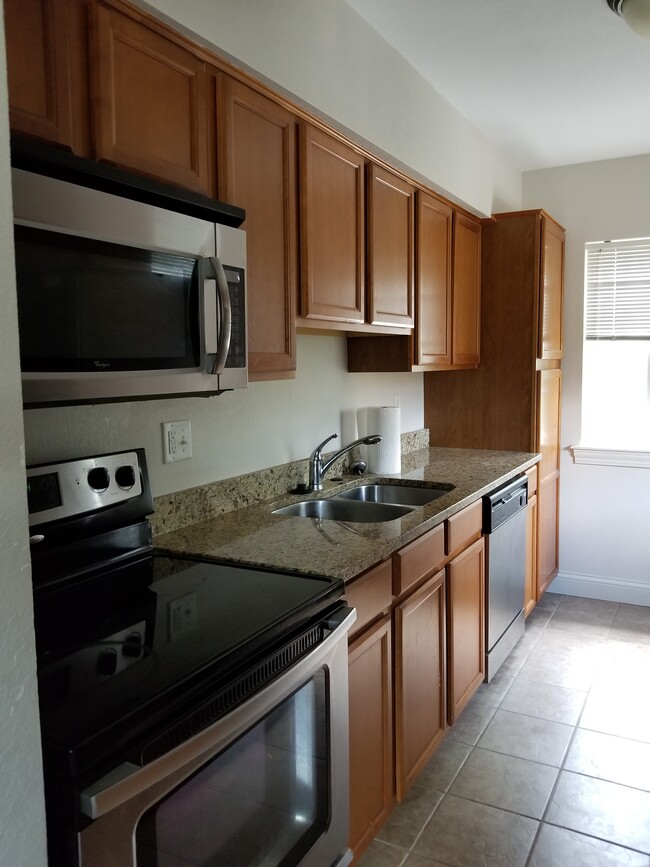 Kitchen - 126 Grandview Court