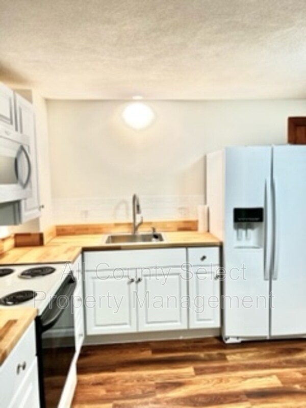5 Marshfield St Unit 2, Gloucester, MA 01930 Condo for Rent in Gloucester, MA