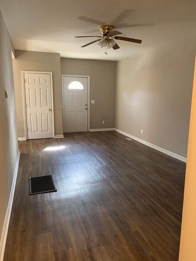 Foto del edificio - 1320 S Grand Ave