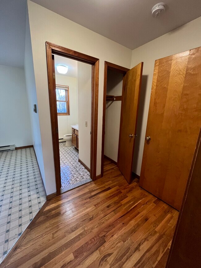 Sala - 36 Merrimac St