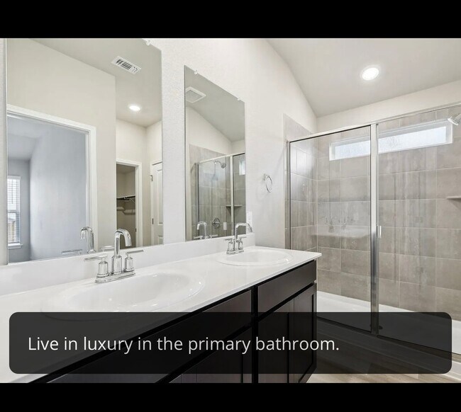 Building Photo - 217 Little Grn Trl