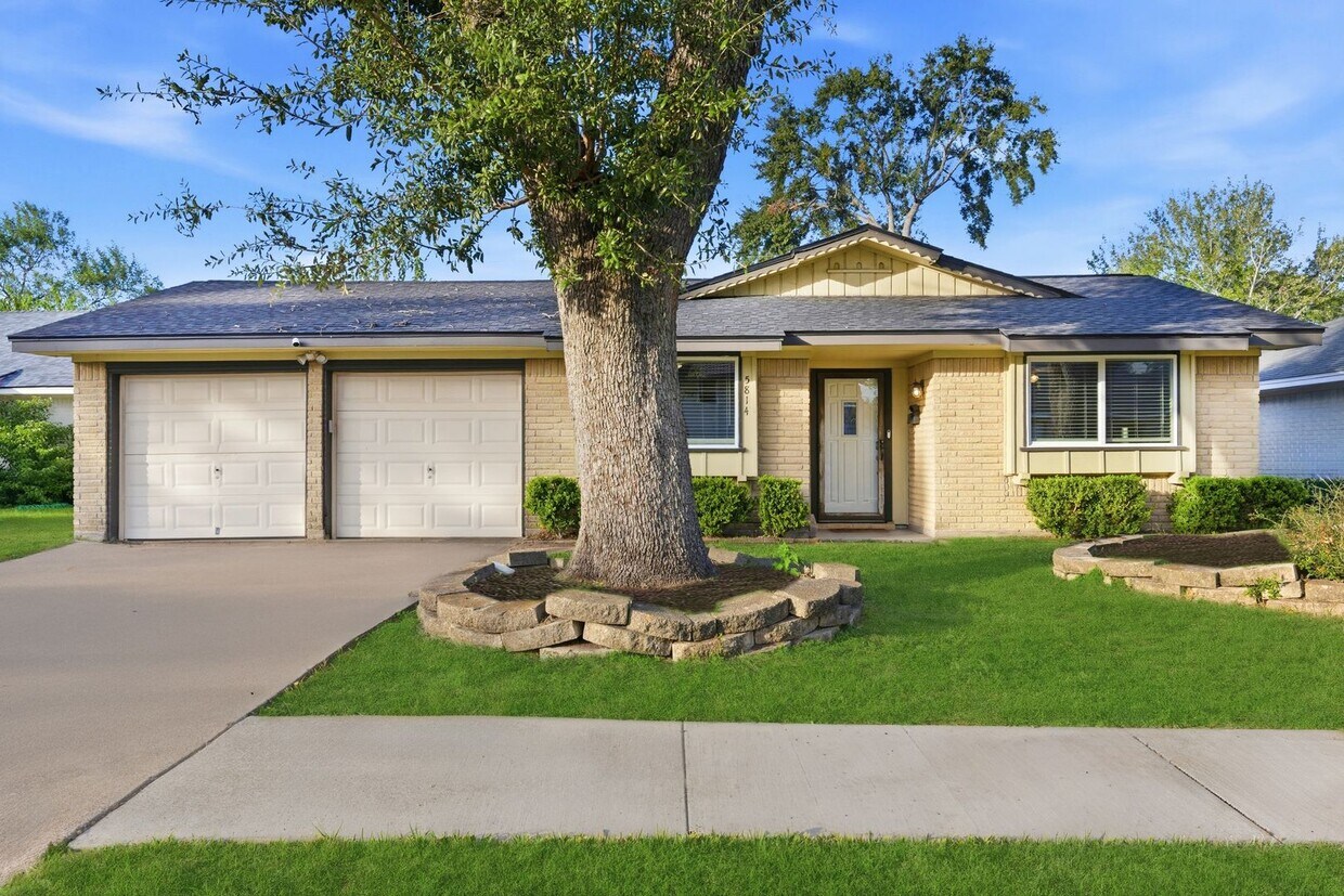 Foto principal - Charming 3 bed/2 bath one story home!