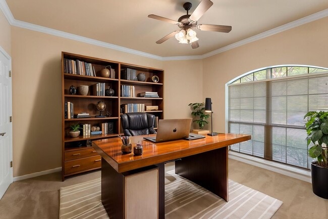 Building Photo - Rare Oversized Townhome Steps from Main St...