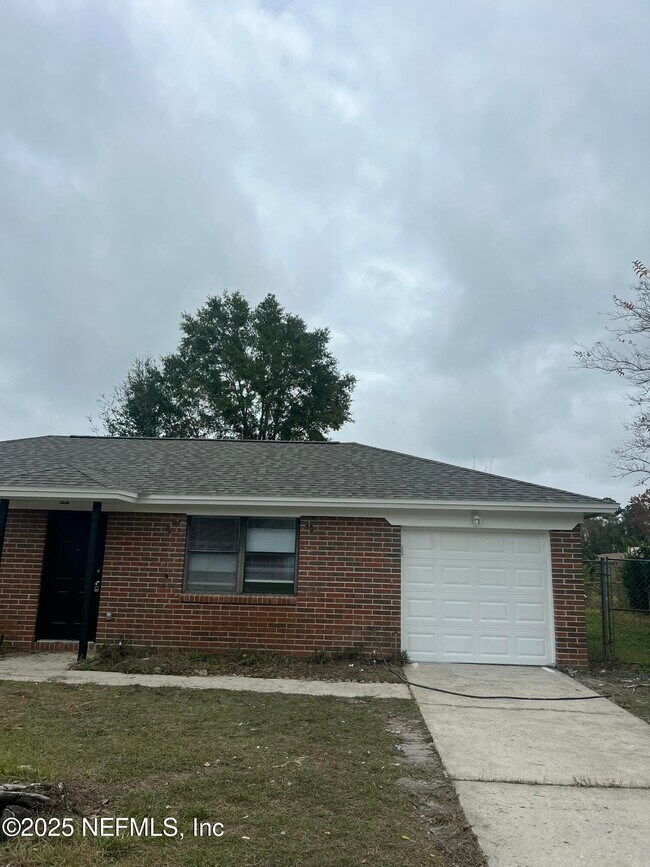 Building Photo - 2407 Alden Trace Blvd W