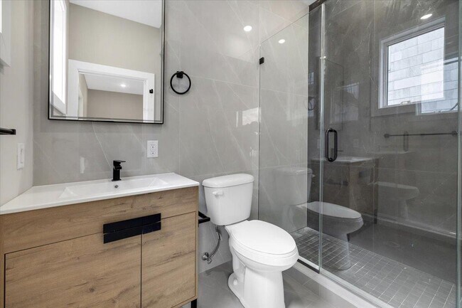 Foto del edificio - 327 69th St