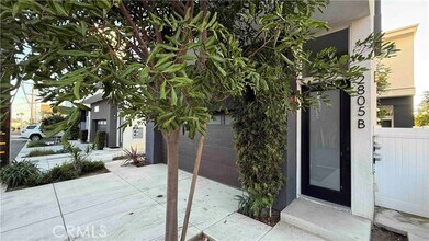 Building Photo - 2805 S El Camino Real