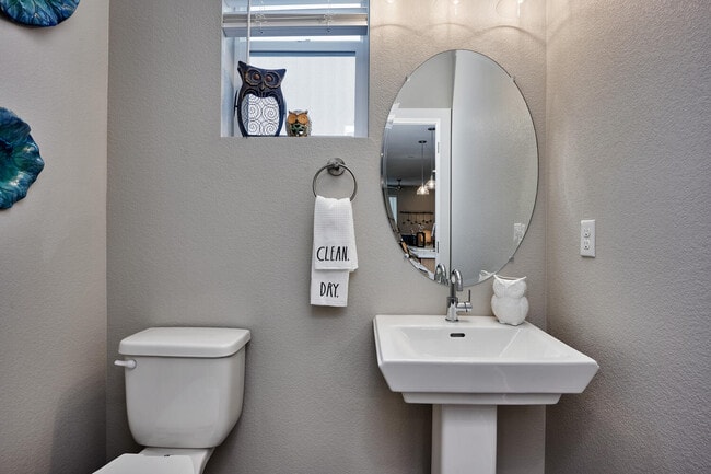 Building Photo - Creekline Townhomes