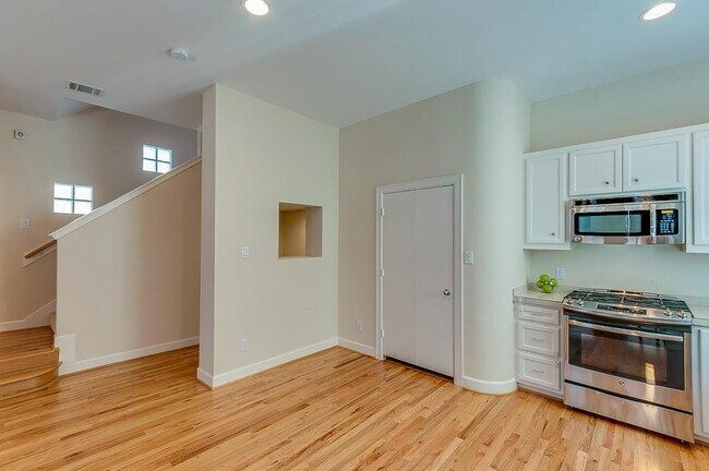 Foto del edificio - 3703 Main Poplar Dr