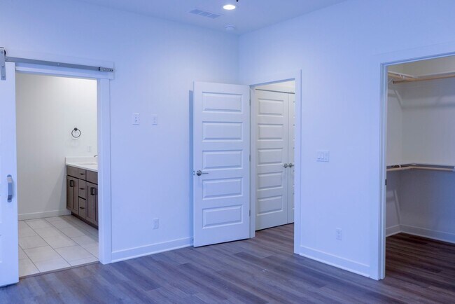 Foto del edificio - Gorgeous 3 Bedroom Coming Soon!!