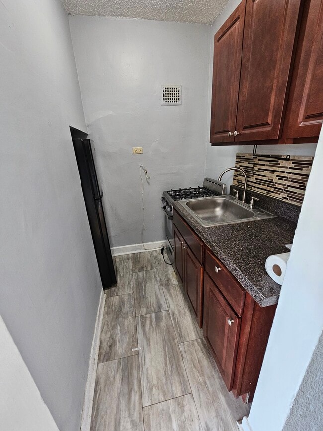 Building Photo - 4725 N Beacon St