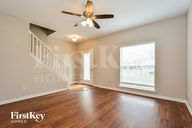 Foto del edificio - 1400 Broken Pine Rd