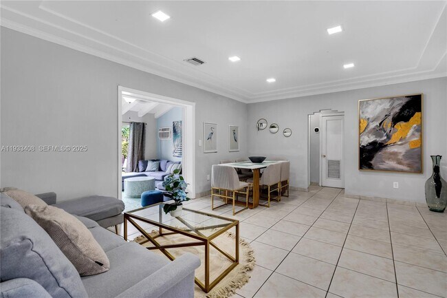 Foto del edificio - 437 NE 107th St