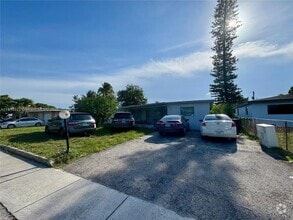 Building Photo - 421 SW 31st Ave