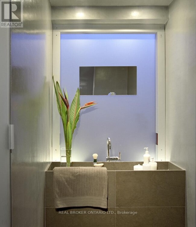 Building Photo - 329 Manning Ave