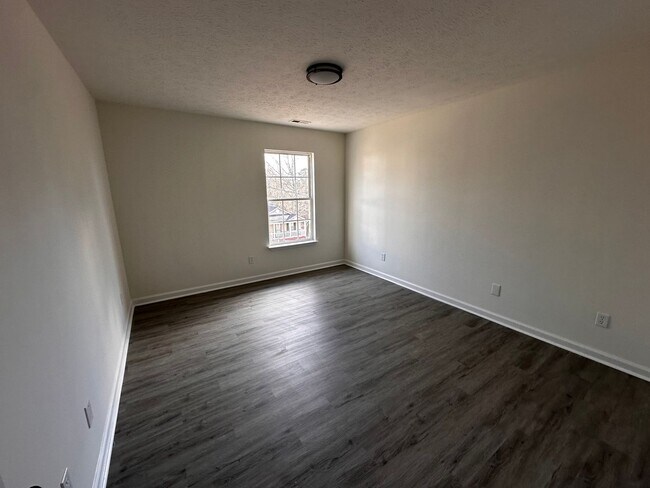 Foto del edificio - 805 Aubrey Ave