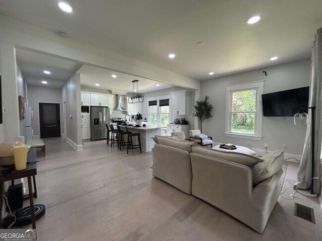 Foto del edificio - 1701 Lanier Dr SW