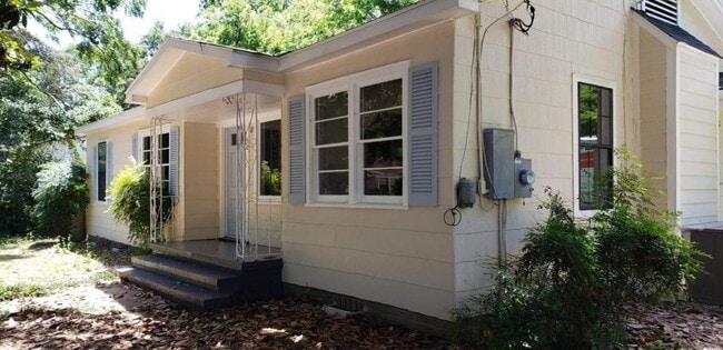 Foto del edificio - 50 Bishop Ln N